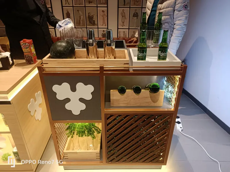 Retail fixtures project by Metro Art